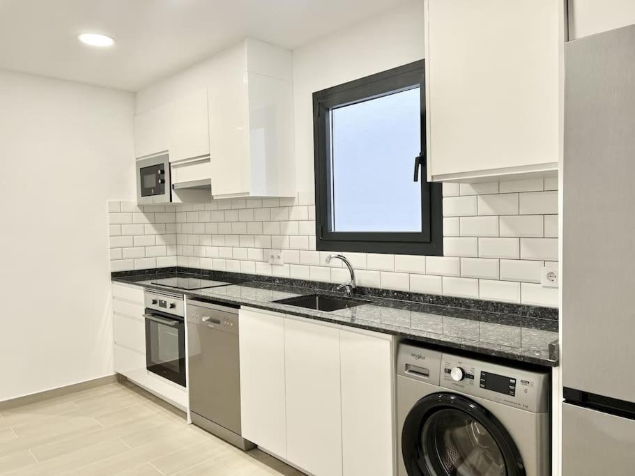 Moderno Apartamento Con Terraza En La Azotea Roses Luaran gambar